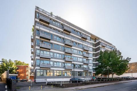 1 bedroom flat for sale, Courtenay House, Brixton Hill, London, SW2