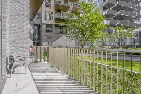 3 bedroom flat for sale, Maud Street, E16, Royal Docks, London, E16