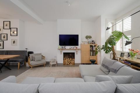 5 bedroom terraced house for sale, London W3
