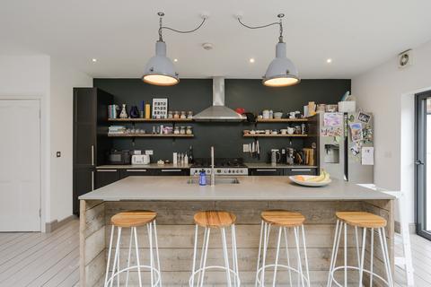 5 bedroom terraced house for sale, London W3