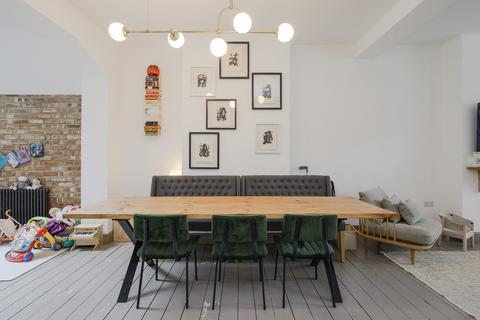 5 bedroom terraced house for sale, London W3