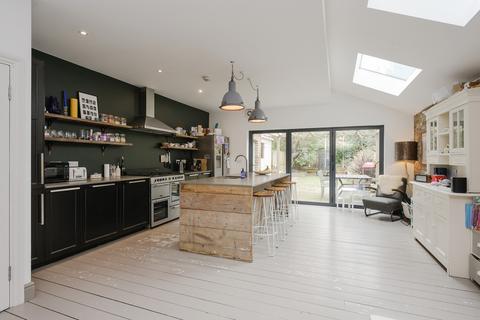 5 bedroom terraced house for sale, London W3