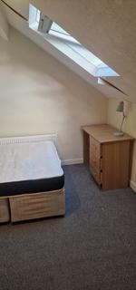 6 bedroom house to rent, Room 5, 9 Brudenell View