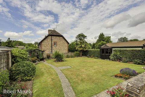 3 bedroom end of terrace house for sale, Manor Road, Sundridge TN14