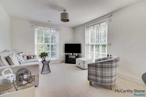 2 bedroom apartment for sale, Peel Court, College Way, Welwyn Garden City, Hertfordshire, AL8 6DG