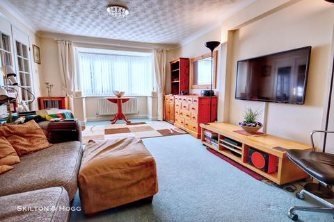 undefined, Heron Court, Daventry NN11