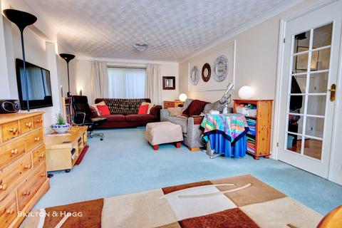 undefined, Heron Court, Daventry NN11