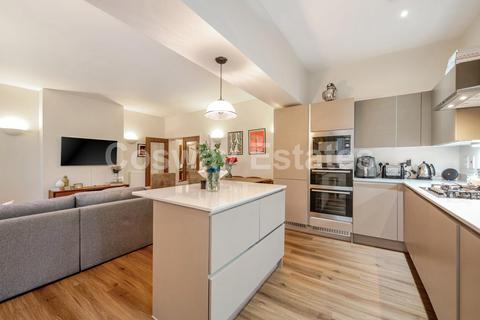 2 bedroom flat for sale, Charles Sevright Way, Mill Hill, NW7