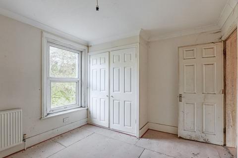 159 Kingston Road, Leatherhead, KT22 7NX