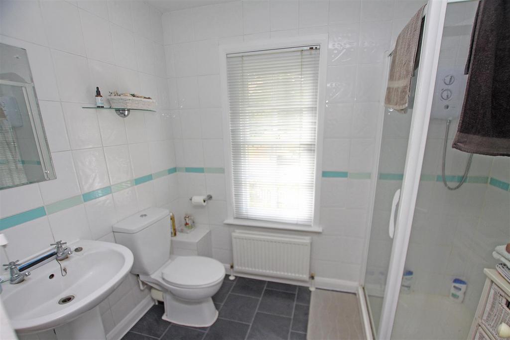 Family bathroom.jpg