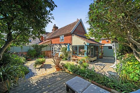4 bedroom terraced house for sale, 102, High Street, Hadleigh