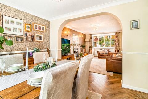 21 De Ferrers Croft, Stretton, Burton-on-trent, DE13 0FH