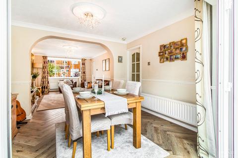 21 De Ferrers Croft, Stretton, Burton-on-trent, DE13 0FH