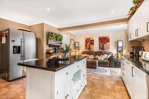 21 De Ferrers Croft, Stretton, Burton-on-trent, DE13 0FH
