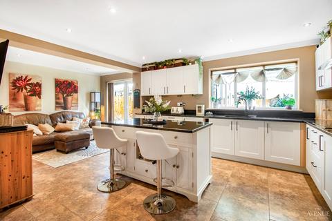 21 De Ferrers Croft, Stretton, Burton-on-trent, DE13 0FH