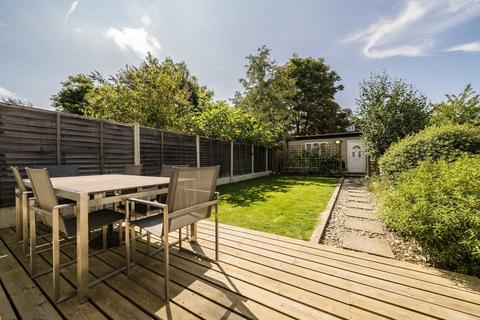 3 bedroom flat for sale, Drewstead Road, London SW16
