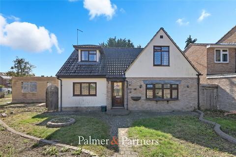 4 bedroom detached house for sale, Berwick Avenue, Essex CM1