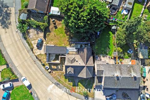 4 bedroom detached house for sale, Berwick Avenue, Essex CM1