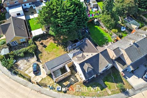 4 bedroom detached house for sale, Berwick Avenue, Essex CM1