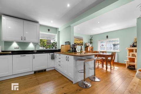 undefined, Cae Lewis, Tongwynlais, Cardiff