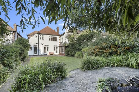 3 bedroom detached house for sale, Tycehurst Hill, Essex IG10