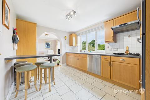 undefined, Stanway Close, Uttoxeter