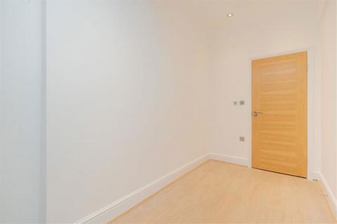 2 bedroom flat to rent, Conway Street, London W1T