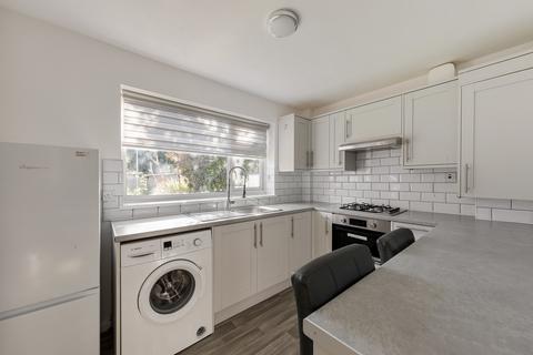 21 Valley Close, Loughton, IG10 3AB