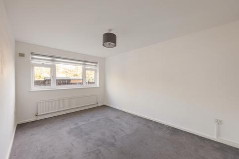 21 Valley Close, Loughton, IG10 3AB