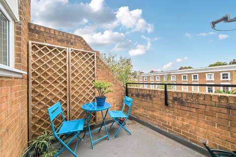 81 Walham Green Court, London, SW6 2DQ