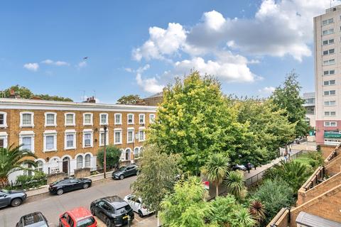 81 Walham Green Court, London, SW6 2DQ