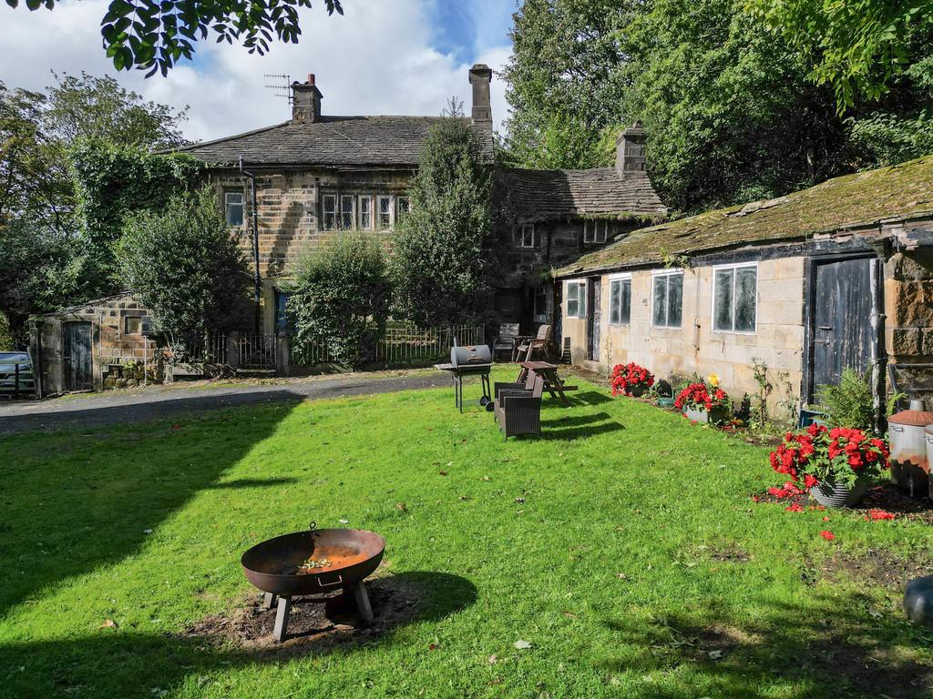 Cottage &amp; Outbuiding