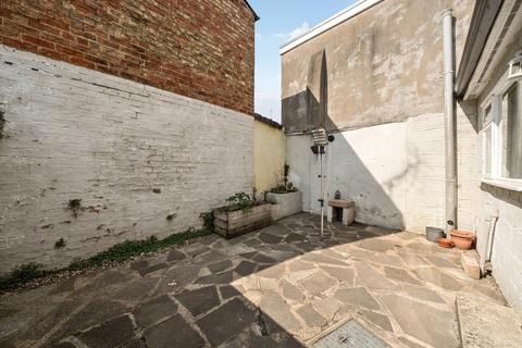 undefined, Victoria Place, Gloucestershire GL52