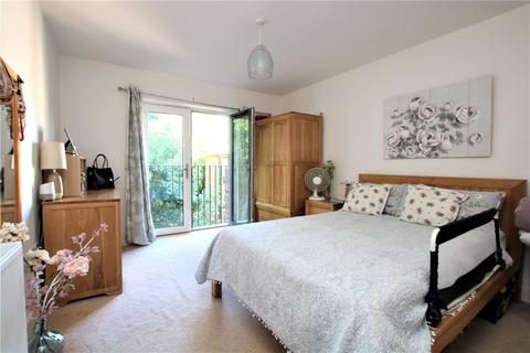 72 Elgin Gardens, Guildford, GU1 1UB