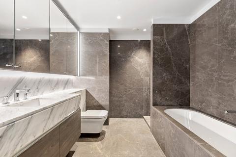 3 bedroom flat to rent, Carnation Way, London