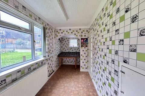 undefined, The Avenue, Govilon