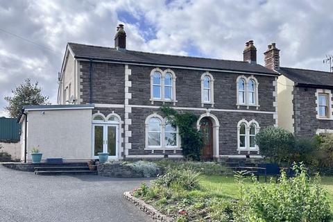 5 bedroom detached house for sale, Commercial Street, Abergavenny