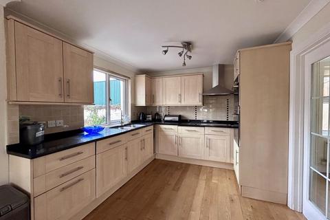 5 bedroom detached house for sale, Commercial Street, Abergavenny