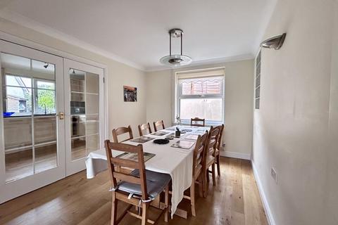 5 bedroom detached house for sale, Commercial Street, Abergavenny