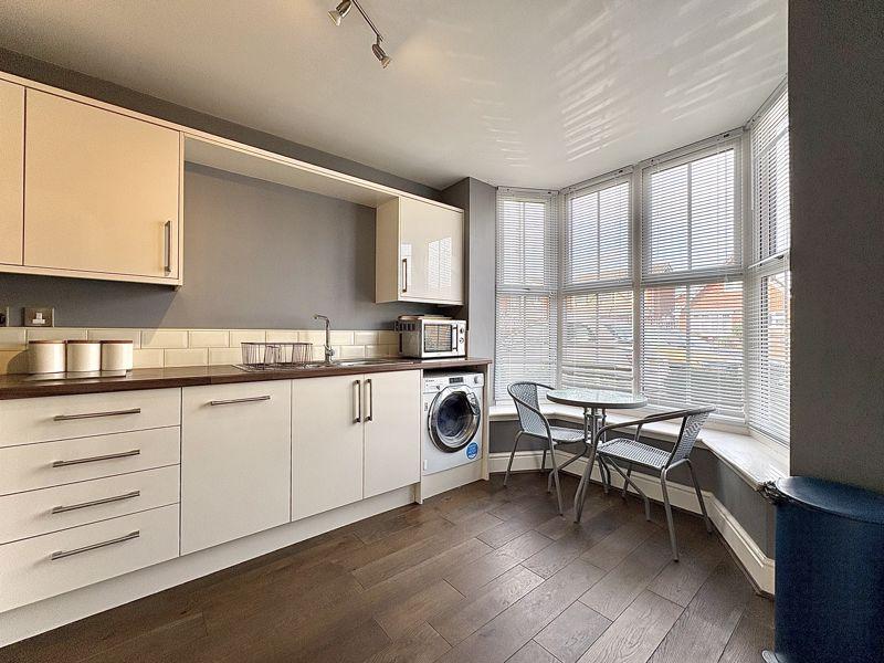 Dining kitchen