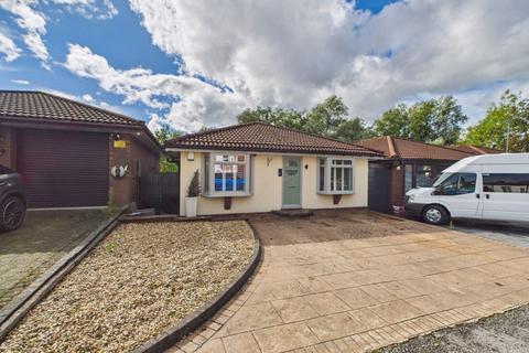 8 Davids Farm Close, Middleton, Manchester, M24 2DF