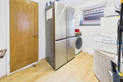 8 Davids Farm Close, Middleton, Manchester, M24 2DF