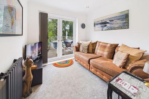 8 Davids Farm Close, Middleton, Manchester, M24 2DF