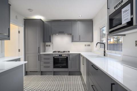 undefined, Wolsey Drive, Walton-On-Thames