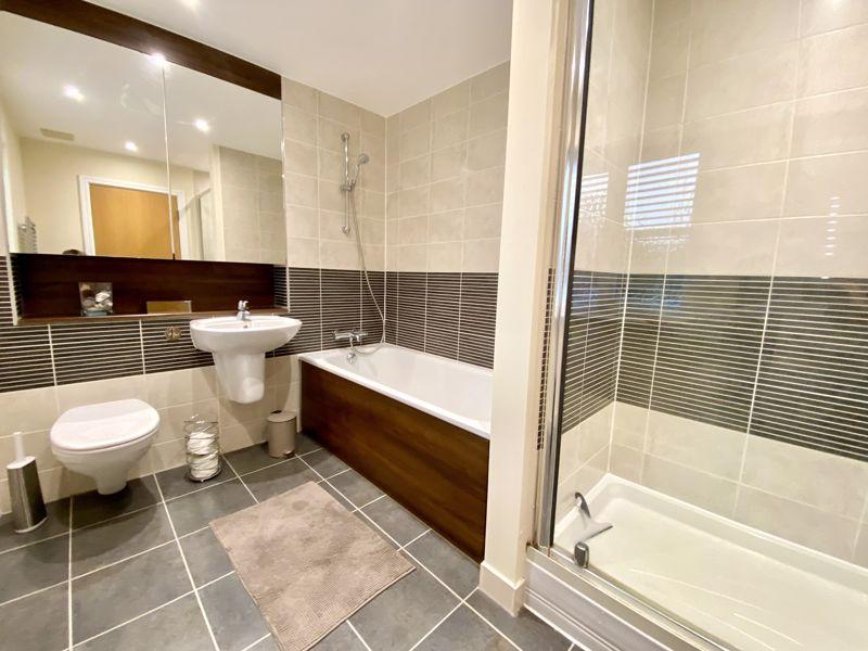 En-suite Bath and