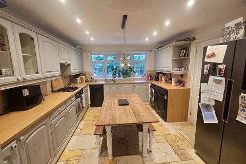 3 bedroom end of terrace house for sale, Meadowsweet Avenue, Kings Norton, Birmingham, B38 9QW