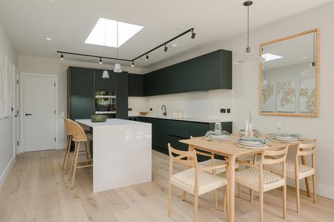 1 bedroom flat for sale, London SW14