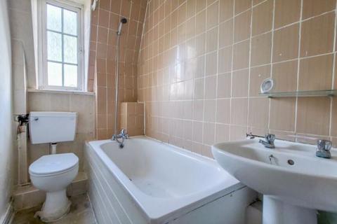 3 bedroom apartment for sale, Battersby Road, London