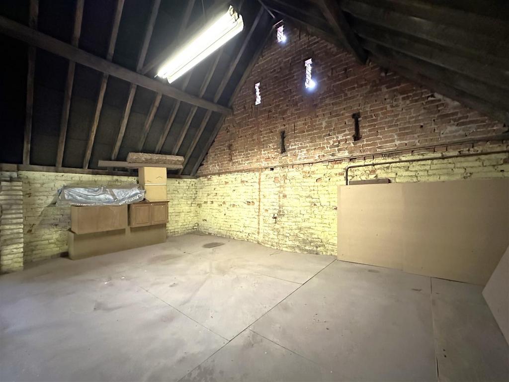 Original Barn First Floor Aspect Two 032