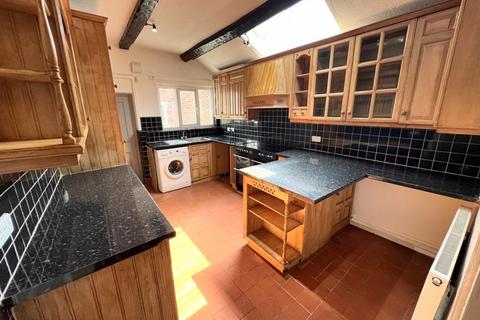2 bedroom terraced house to rent, Ash Brow, Wigan WN8